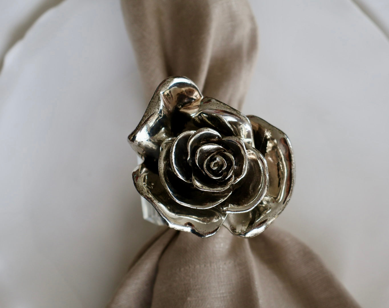 Silver Rose Crystal Napkin Ring / Set of 4